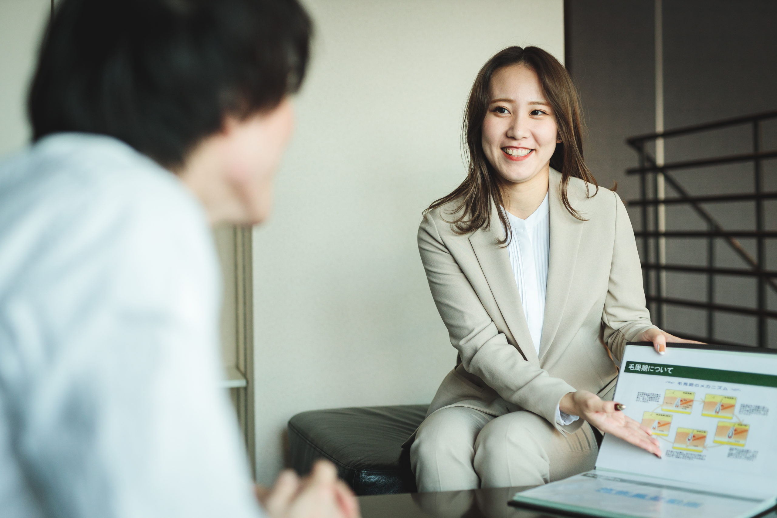 メンズVIO脱毛は女性スタッフが担当？施術の流れと痛みについて