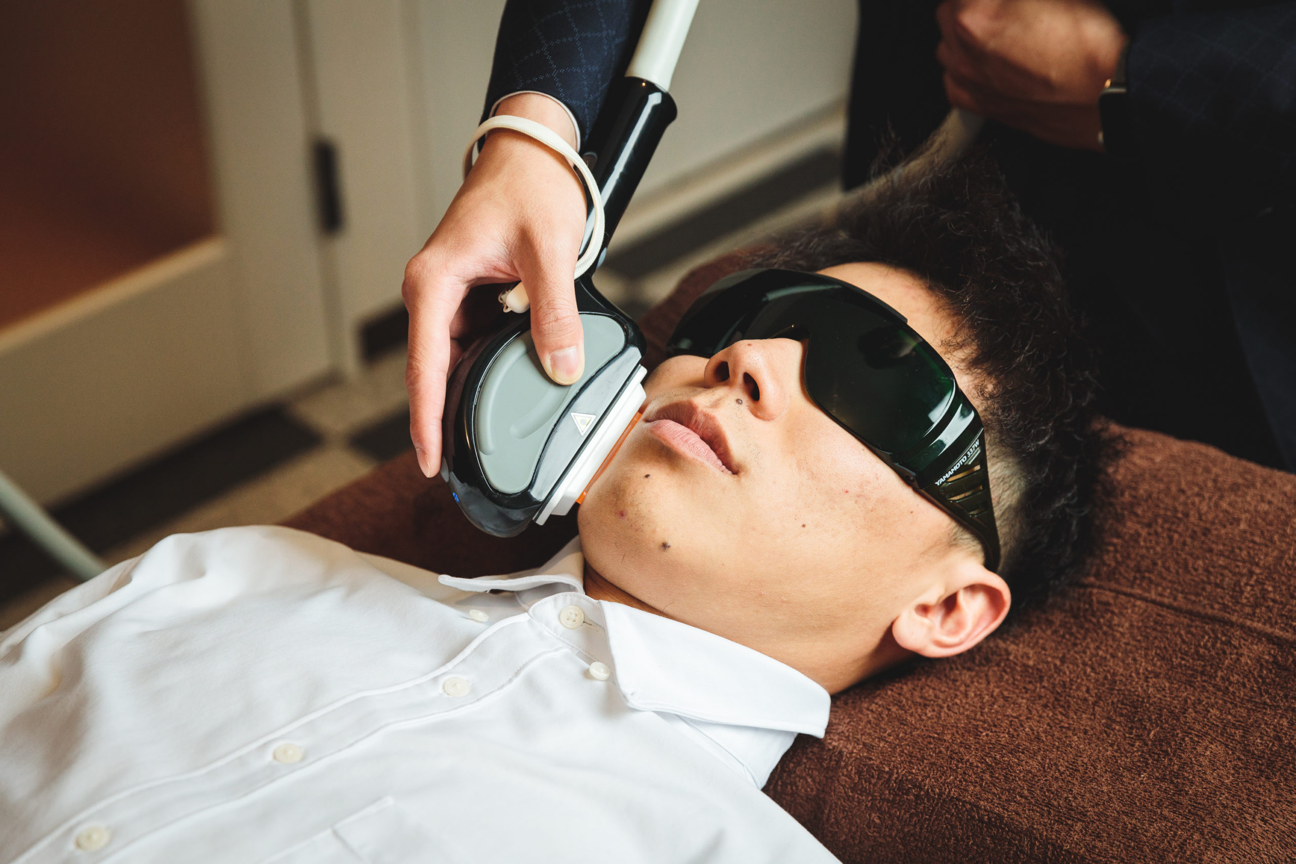 【神戸・姫路】メンズひげ脱毛の費用と回数は?安く抑える方法と注意点を解説!