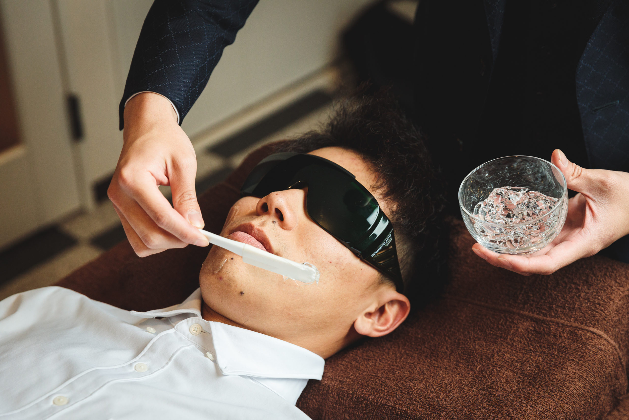 【神戸・姫路】メンズ顔脱毛の値段は？相場や費用を安く抑える方法を解説！