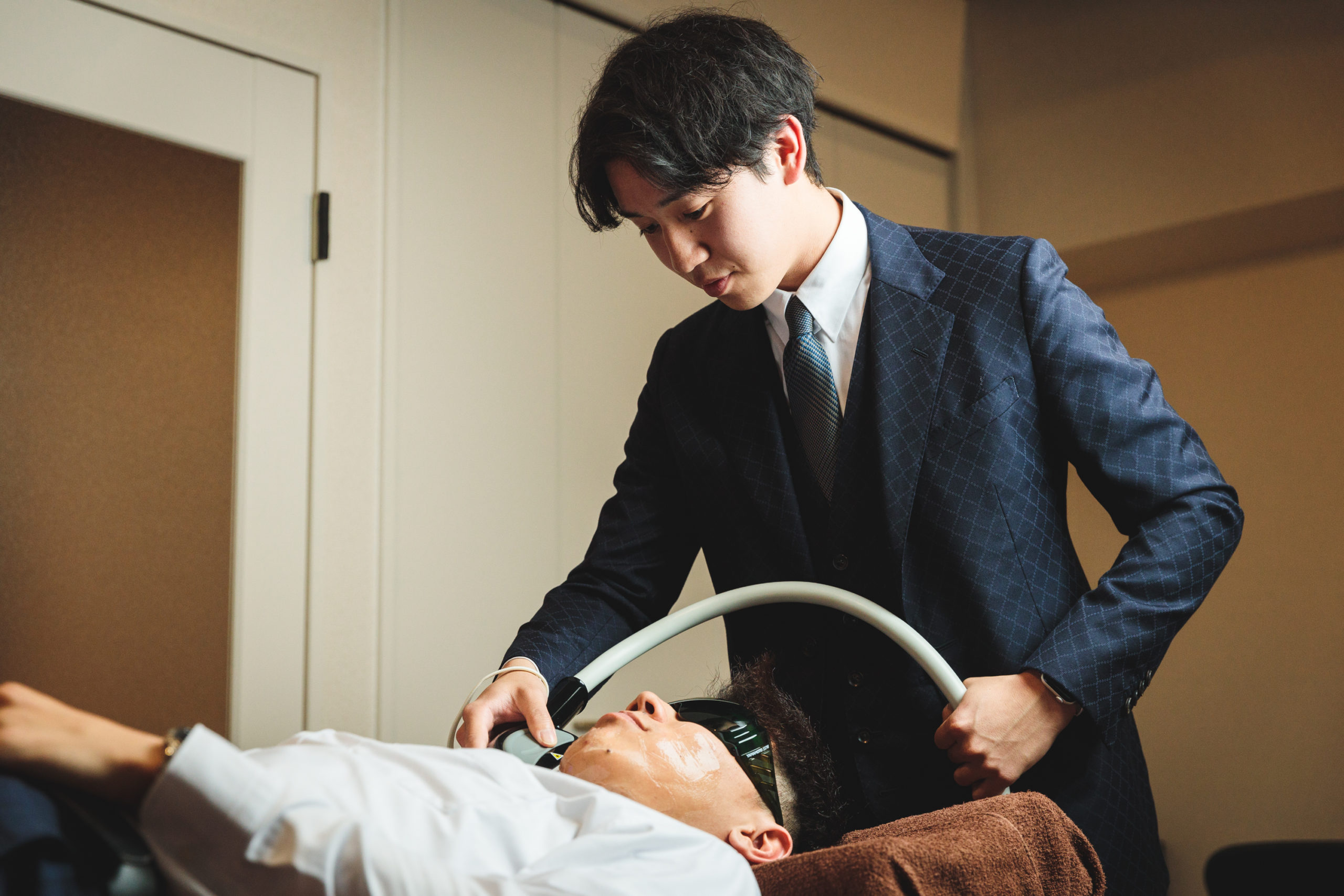 メンズ顔脱毛のメリットとは？かかる費用と注意点を解説！